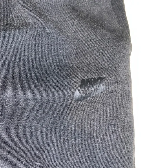 Nike Men's Athletic Black Shorts - Picture 2 of 4